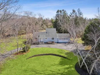 Property at 435 Old Saddle Ln, Cutchogue, NY 11935