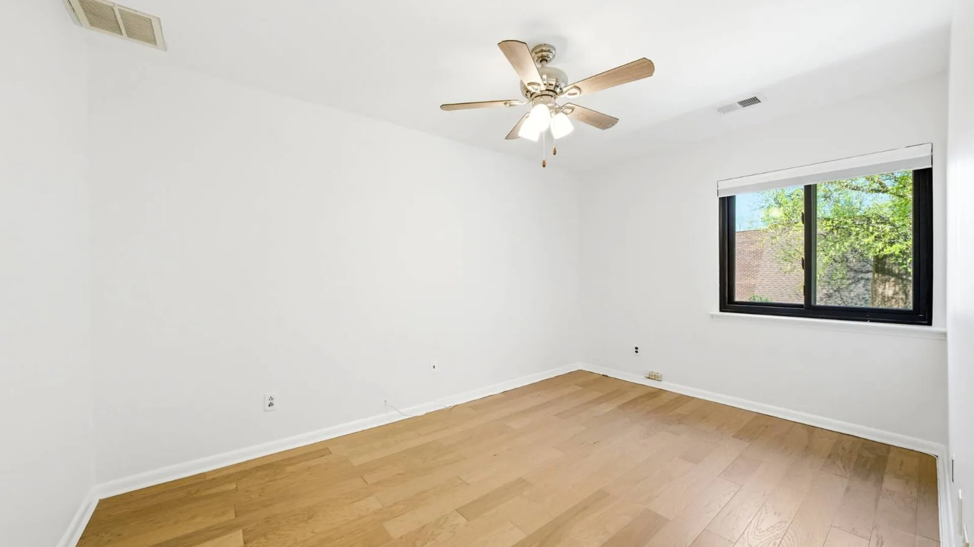 Property at 25 Spring Hollow, Roslyn, NY 11576 10