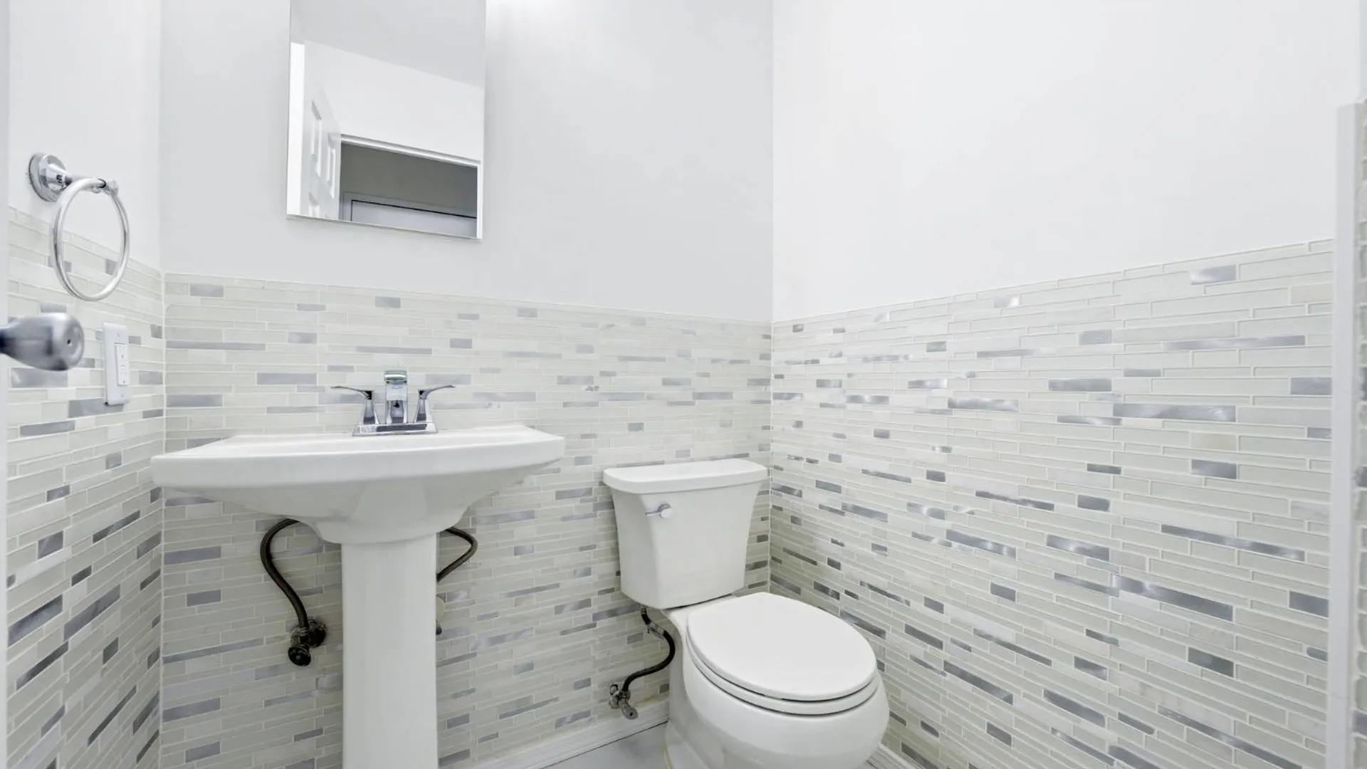 Property at 25 Spring Hollow, Roslyn, NY 11576 7