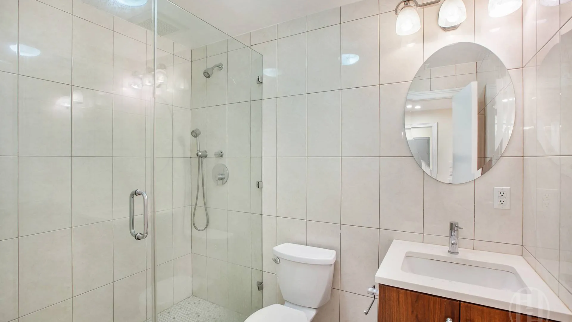 Property at 513 Third Avenue, New York, NY 10016 7