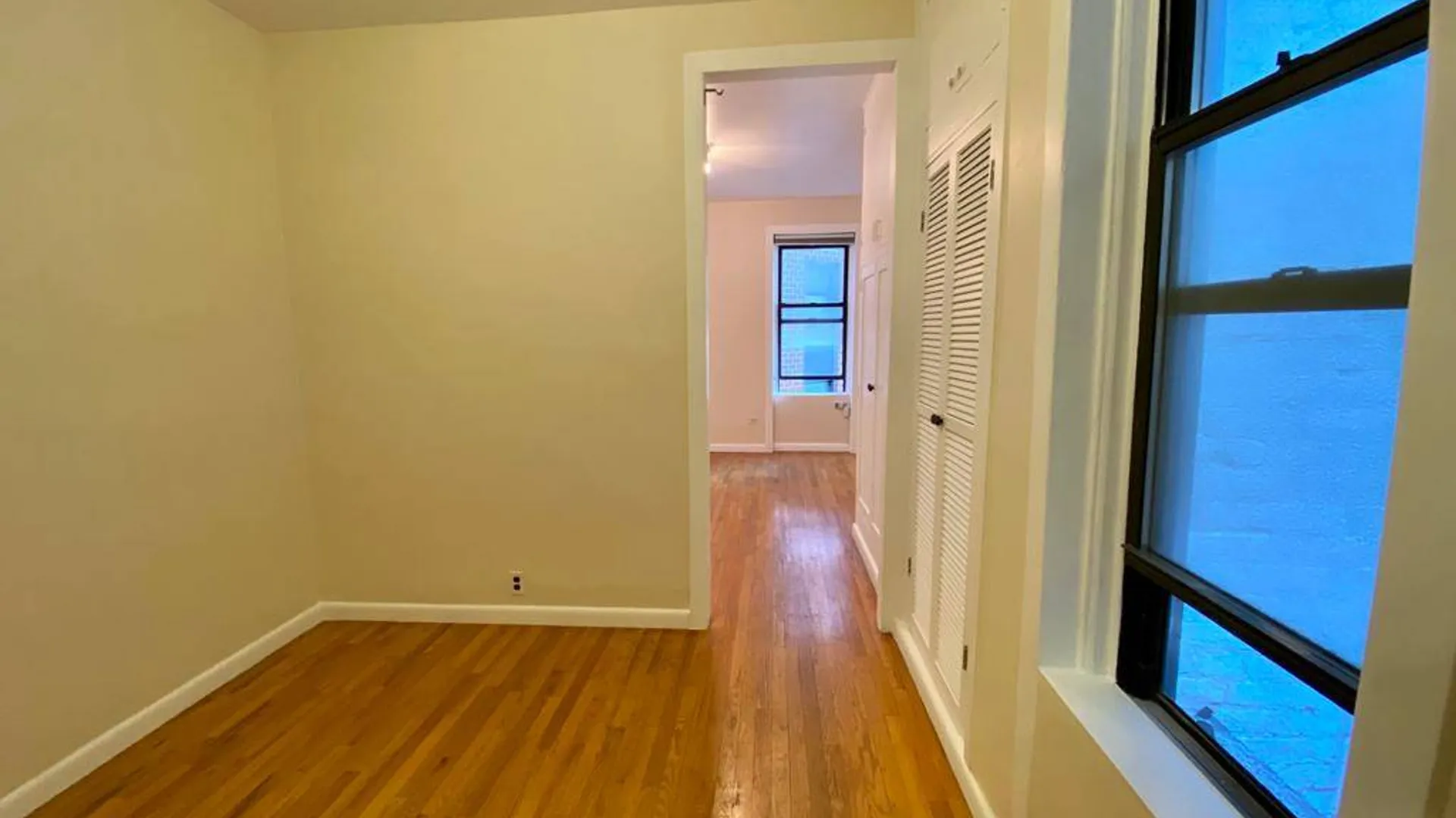 Property at 25 Leroy St, New York, NY 10014 12