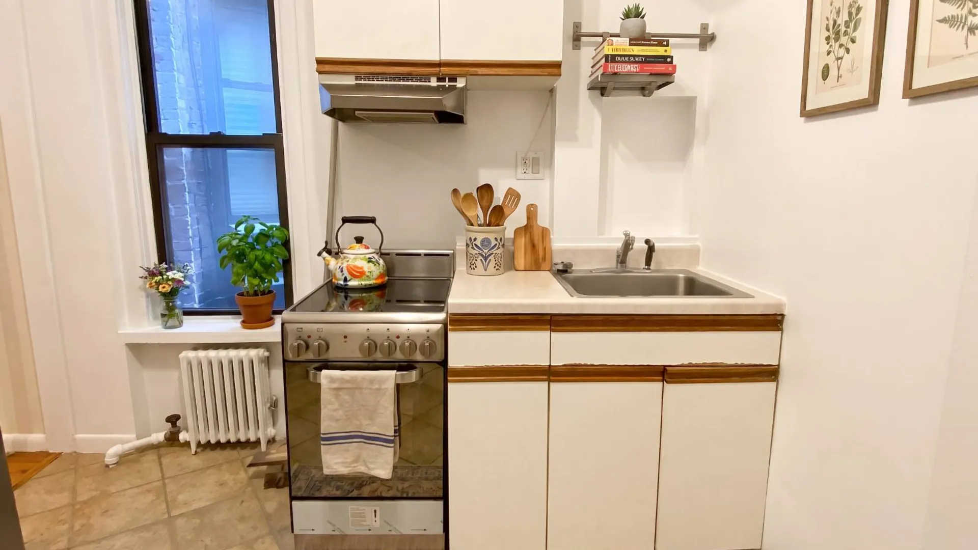 Property at 25 Leroy St, New York, NY 10014 4