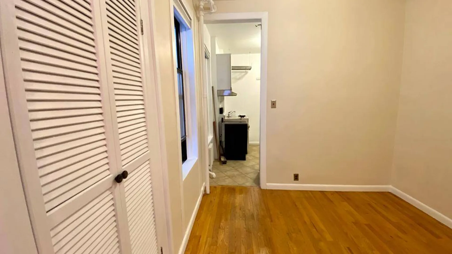 Property at 25 Leroy St, New York, NY 10014 5