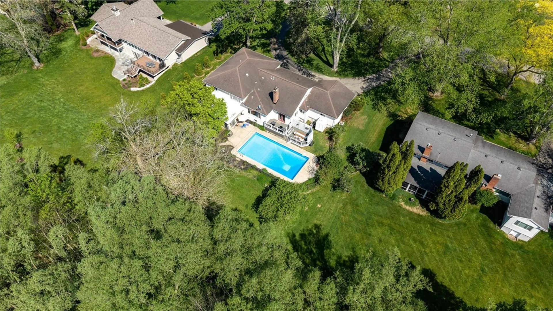 Property at 41 Country Club Drive, Pittsford, NY 14618 50