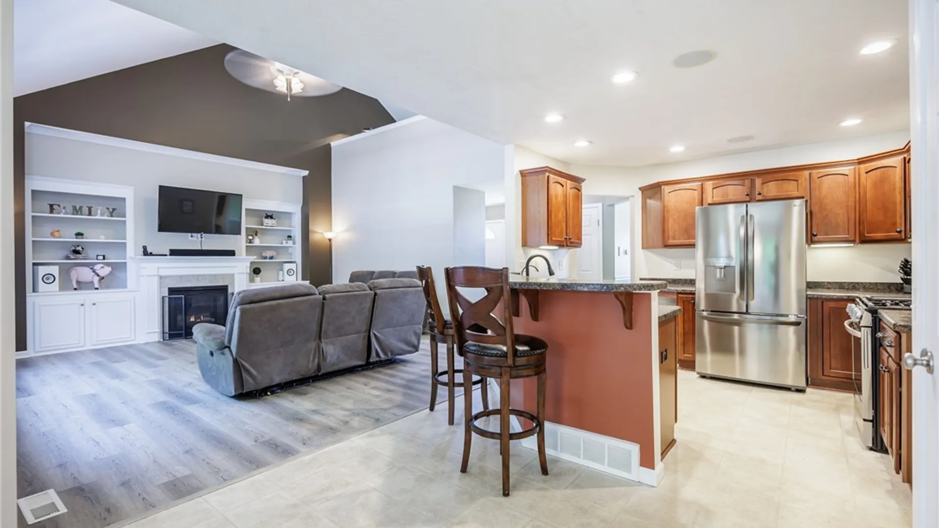 Property at 230 Woodsview Drive, Webster, NY 14580 8