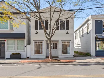 Property at 71 JOBS LN, Southampton, NY 11968