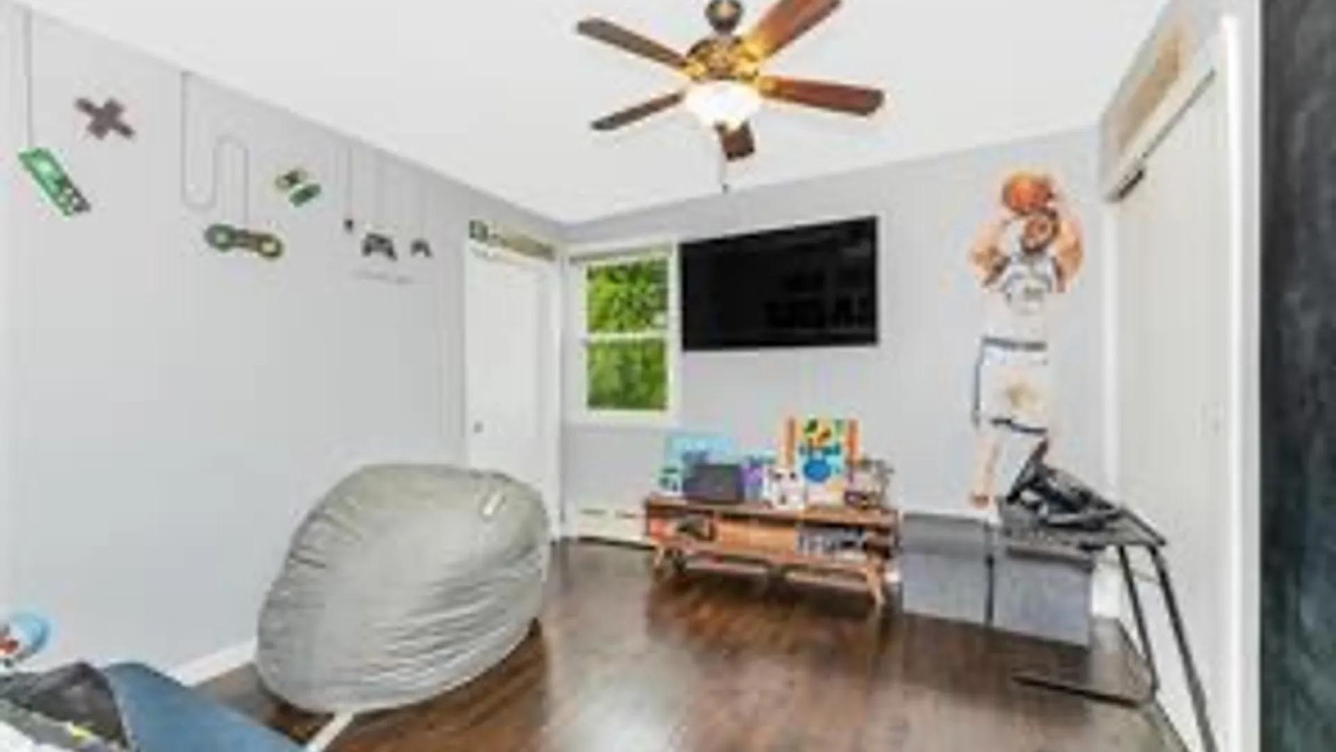 Property at 37 Troy Lane, Yonkers, NY 10701 12