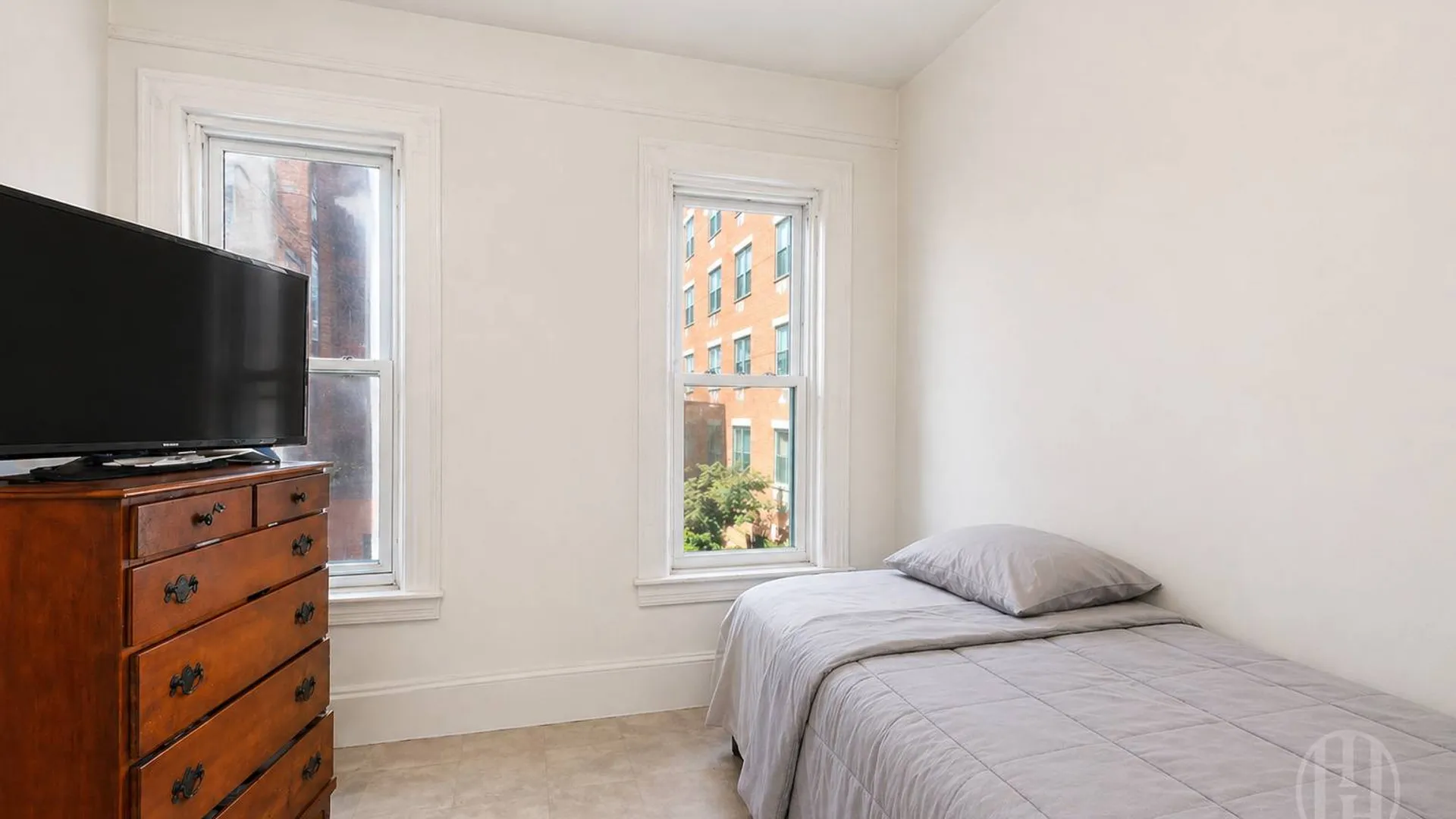 Property at 7 Sylvan Ct, New York, NY 10035 13