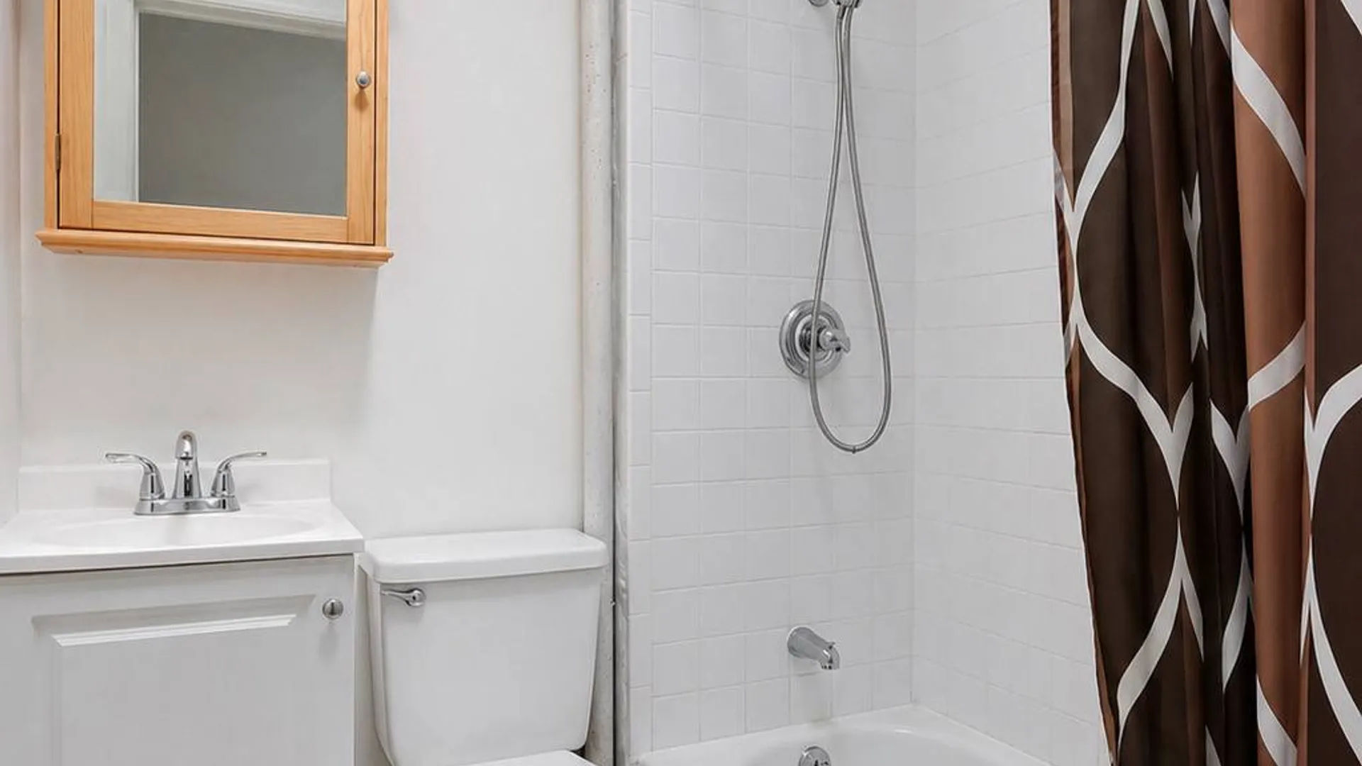 Property at 7 Sylvan Ct, New York, NY 10035 3