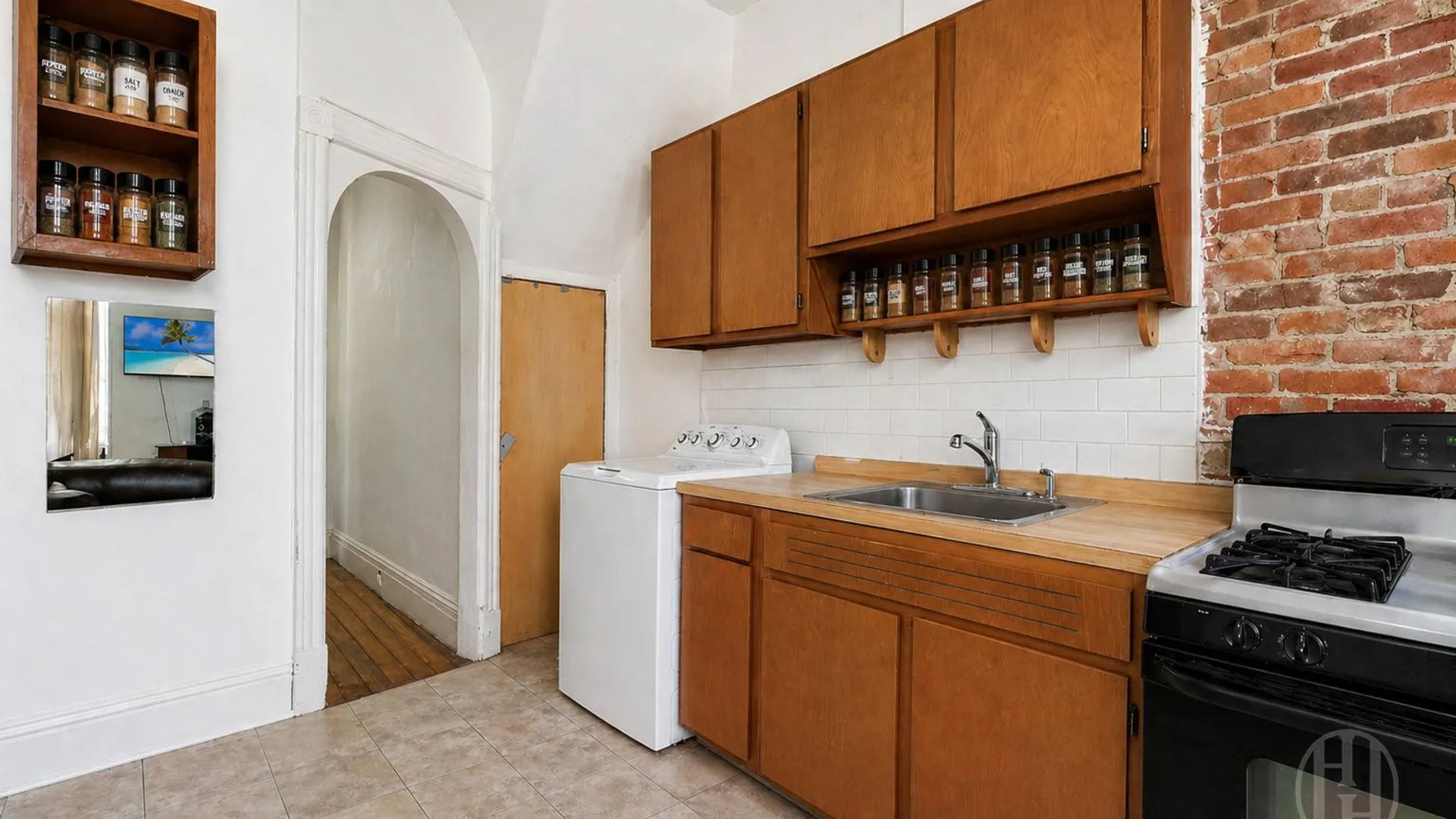 Property at 7 Sylvan Ct, New York, NY 10035 8