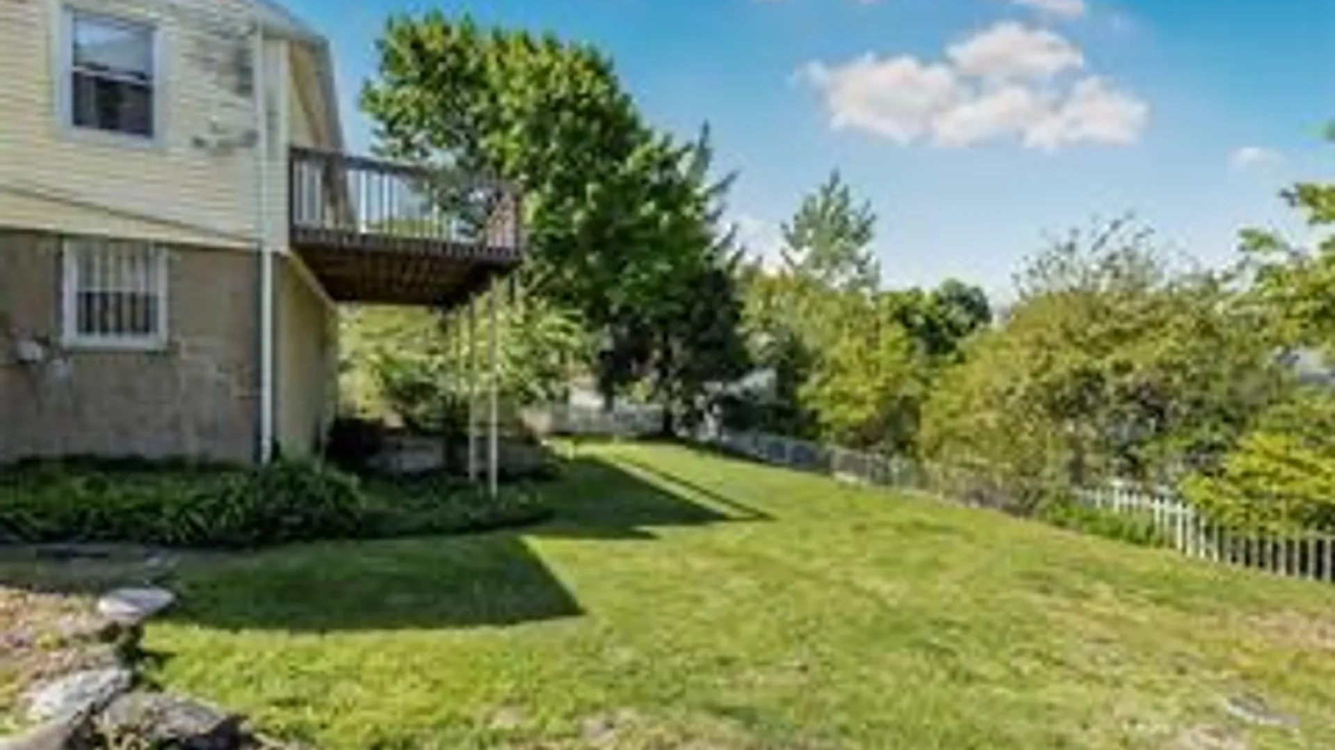 Property at 253 Rosedale Rd, Yonkers, NY 10710 24