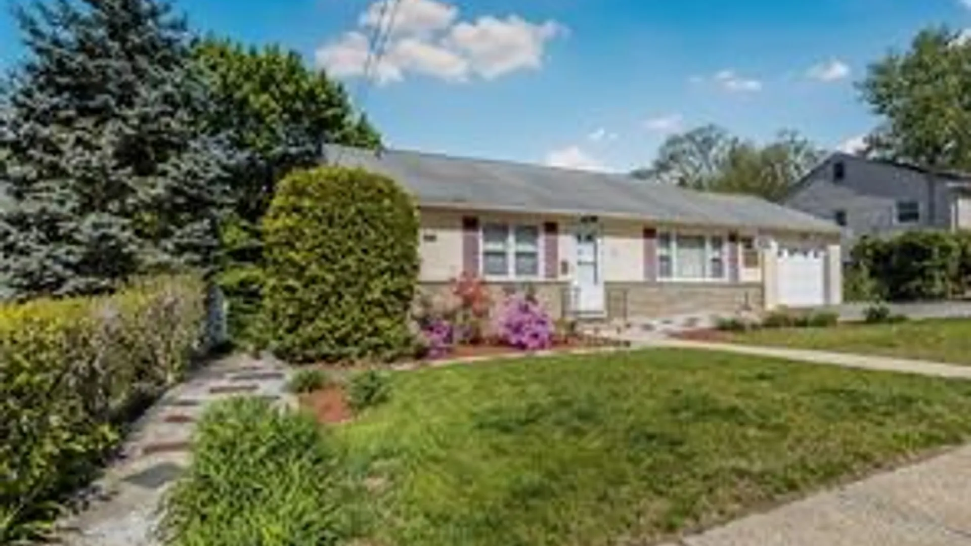 Property at 253 Rosedale Rd, Yonkers, NY 10710 3