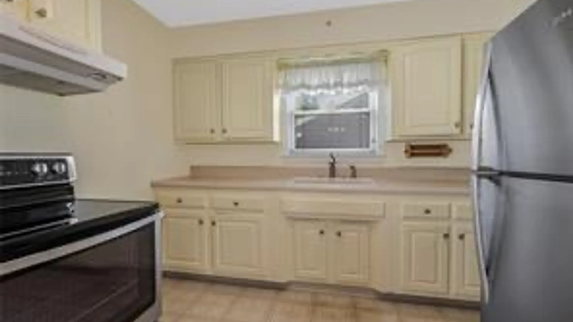 Property at 253 Rosedale Rd, Yonkers, NY 10710 8
