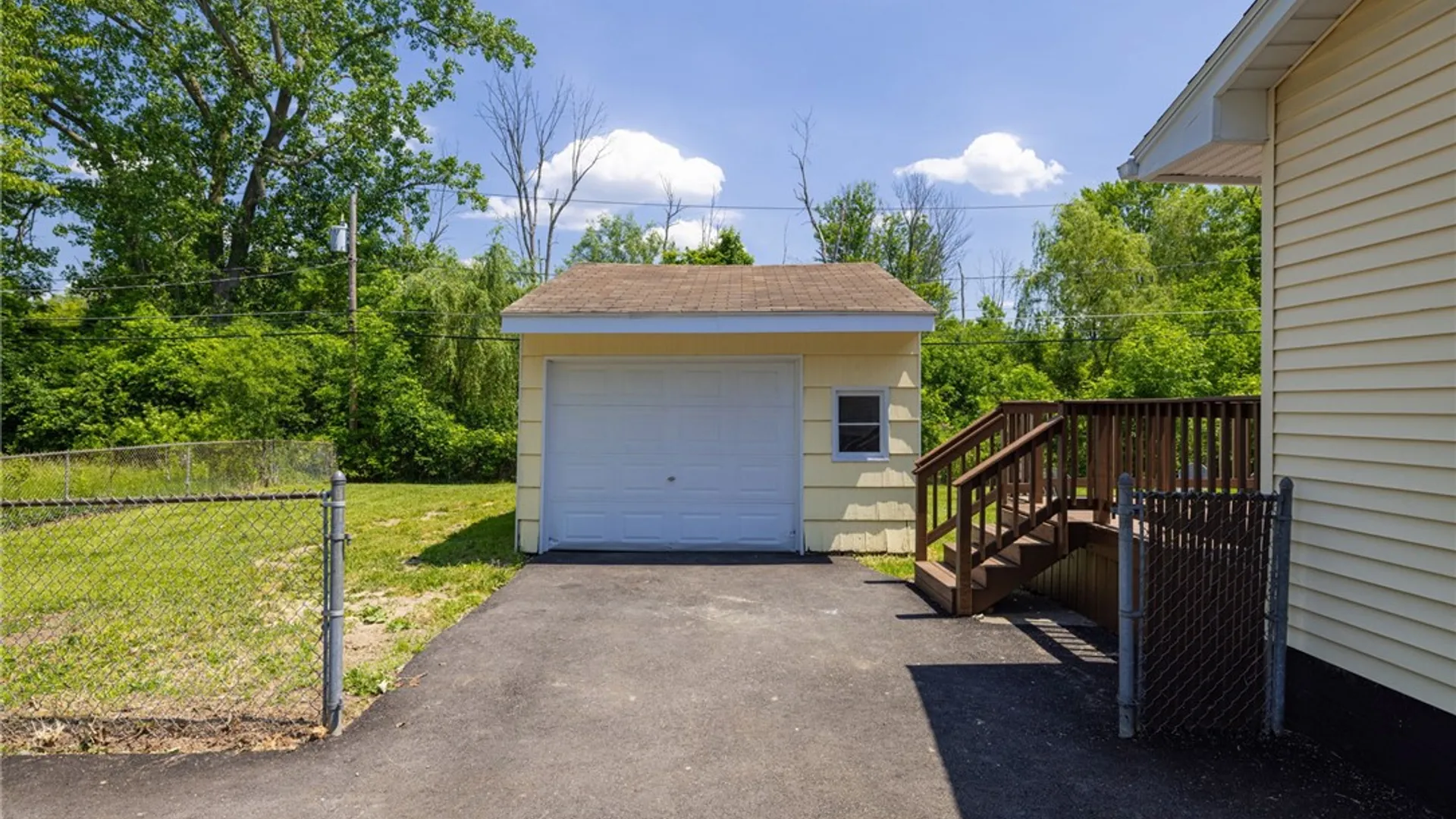 Property at 54 Vollmer Parkway, Henrietta, NY 14623 23
