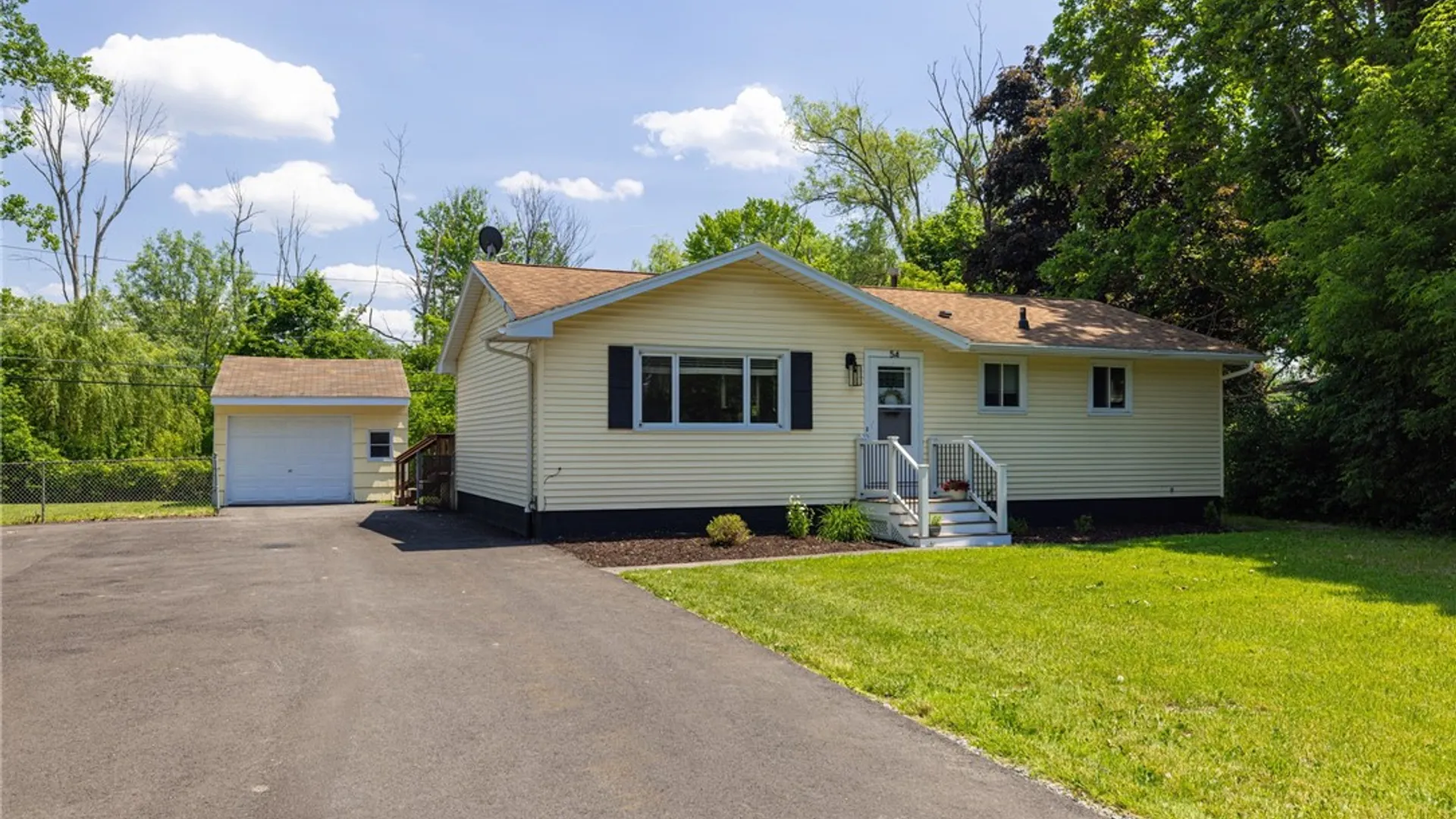 Property at 54 Vollmer Parkway, Henrietta, NY 14623 27