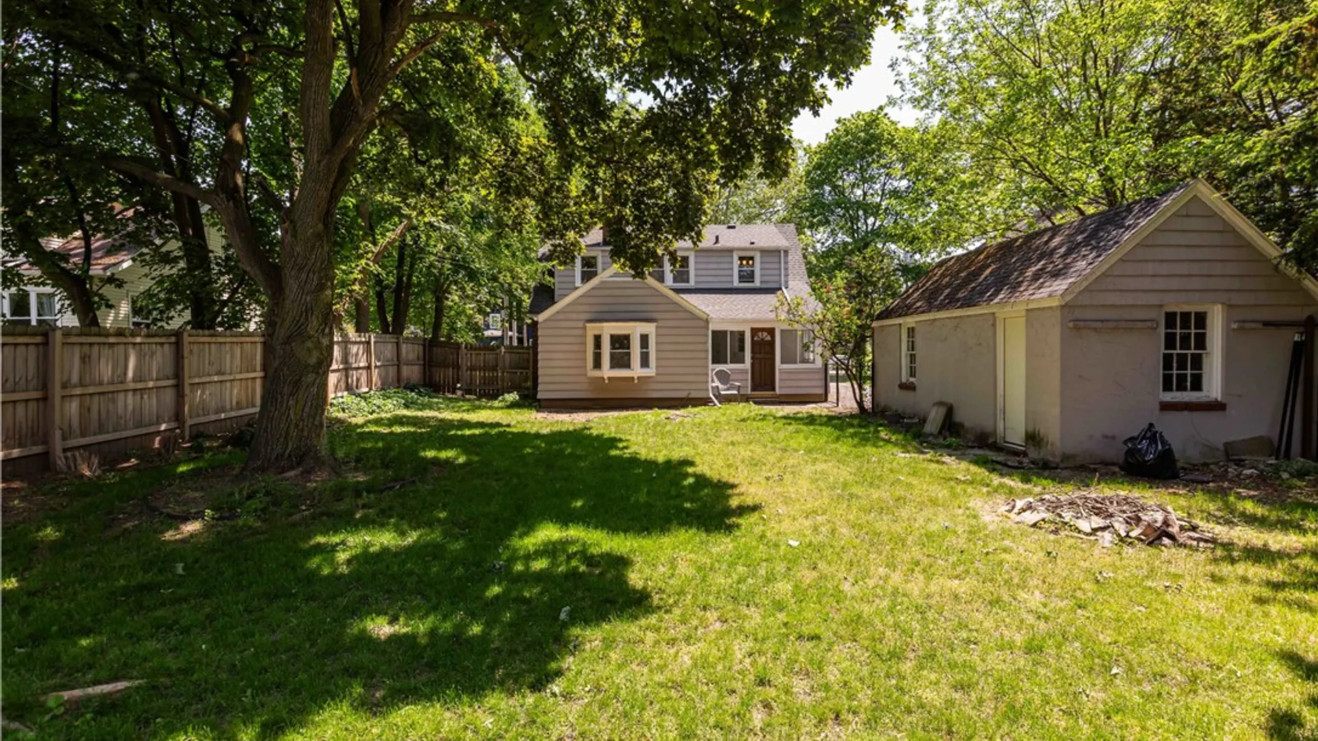 Property at 39 Ridgewood Drive, Irondequoit, NY 14622 4