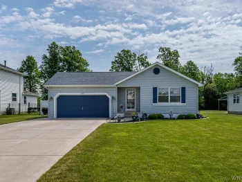 7001 Deborah Lane, Wheatfield, NY 14304