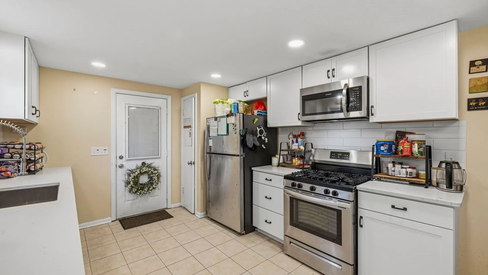 Property at 12 Sudbury Lane, Amherst, NY 14221 12
