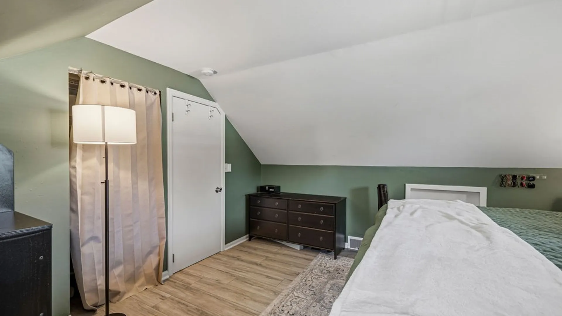 Property at 12 Sudbury Lane, Amherst, NY 14221 22