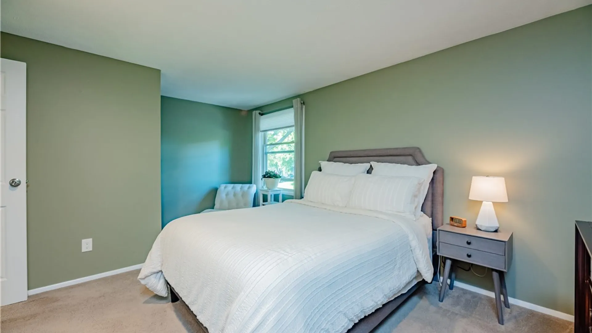 Property at 16 Devonshire Circle, Penfield, NY 14526 22