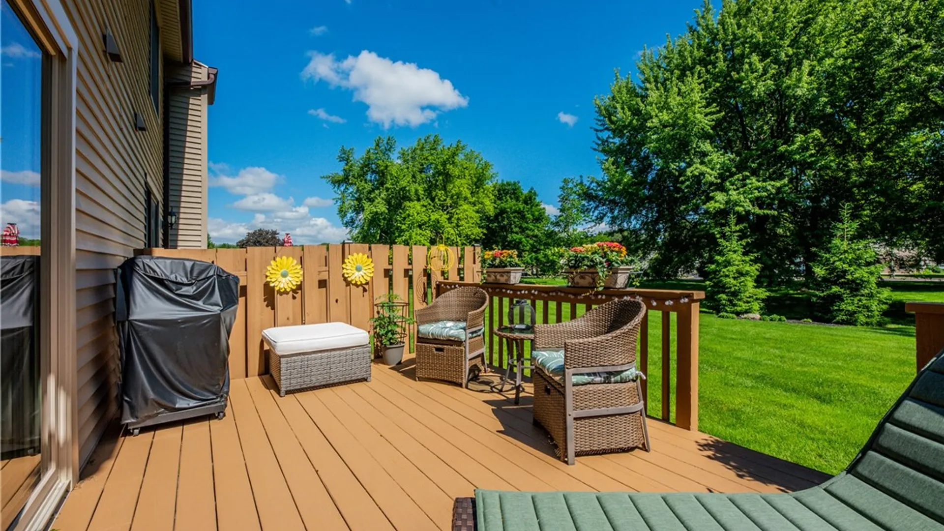 Property at 16 Devonshire Circle, Penfield, NY 14526 30