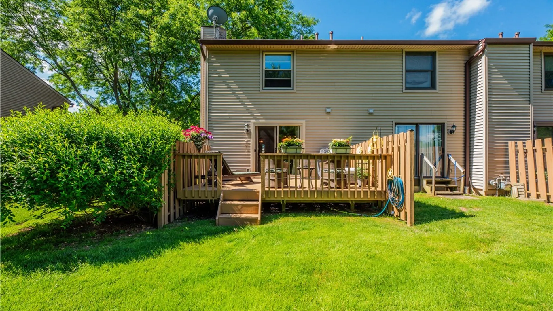 Property at 16 Devonshire Circle, Penfield, NY 14526 32