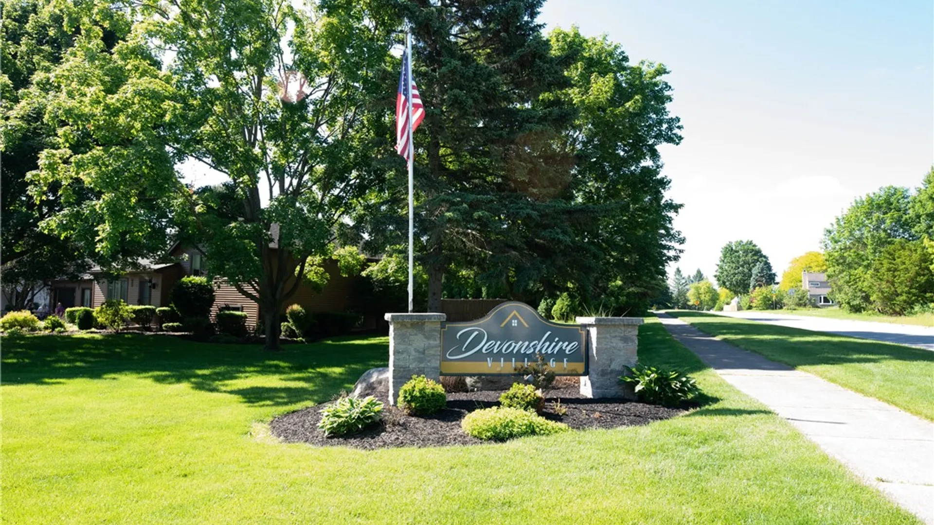 Property at 16 Devonshire Circle, Penfield, NY 14526 34