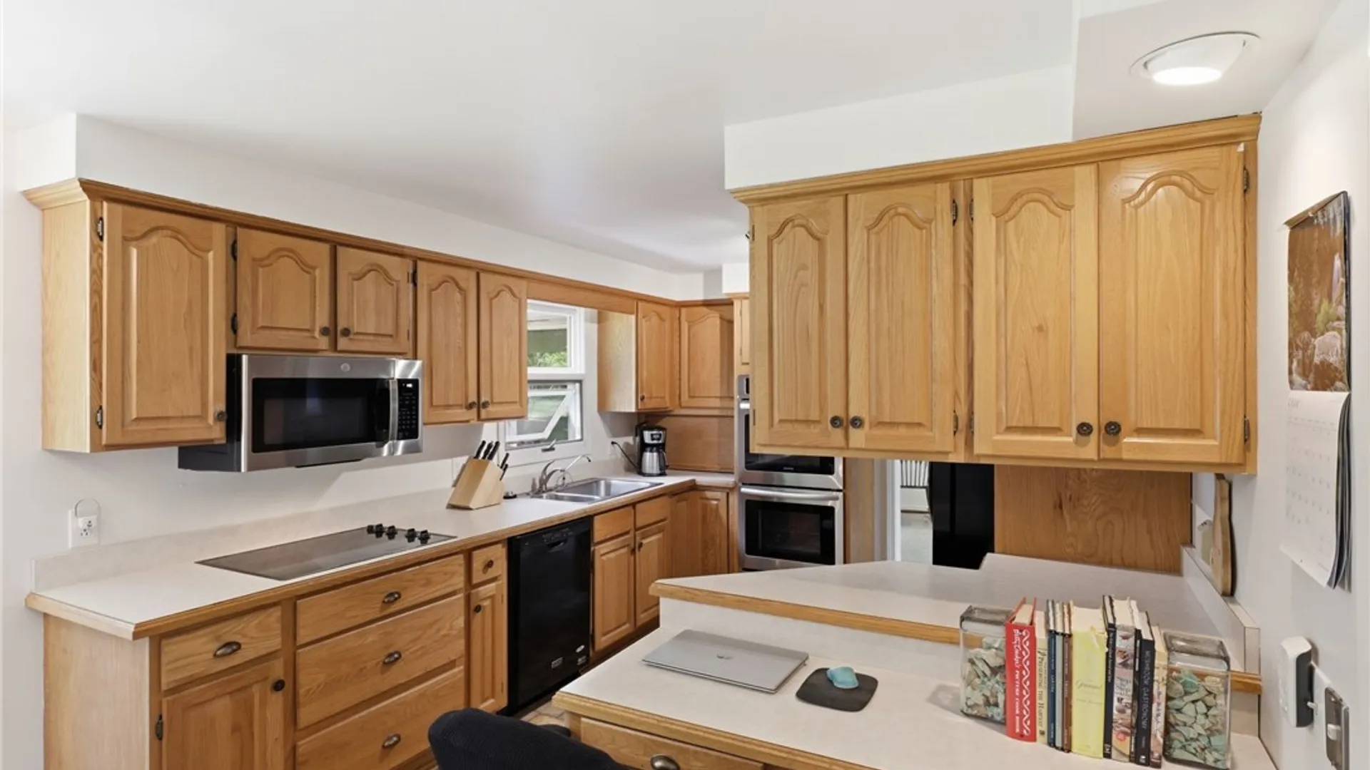 Property at 262 Hillary Lane, Penfield, NY 14526 10