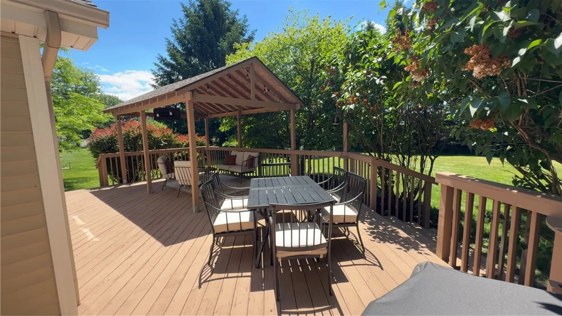 Property at 1427 Fieldcrest Drive, Webster, NY 14580 35