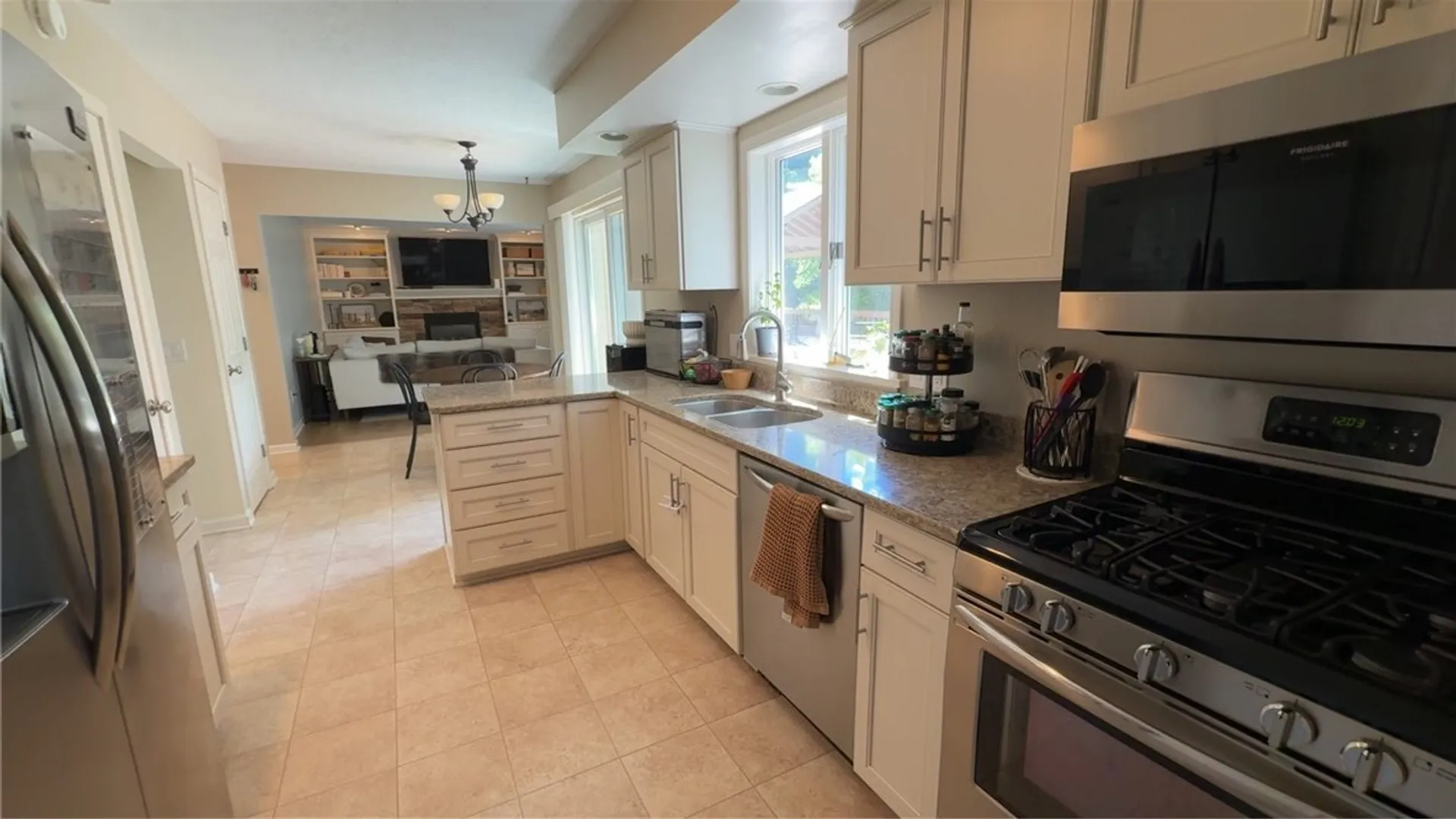Property at 1427 Fieldcrest Drive, Webster, NY 14580 8