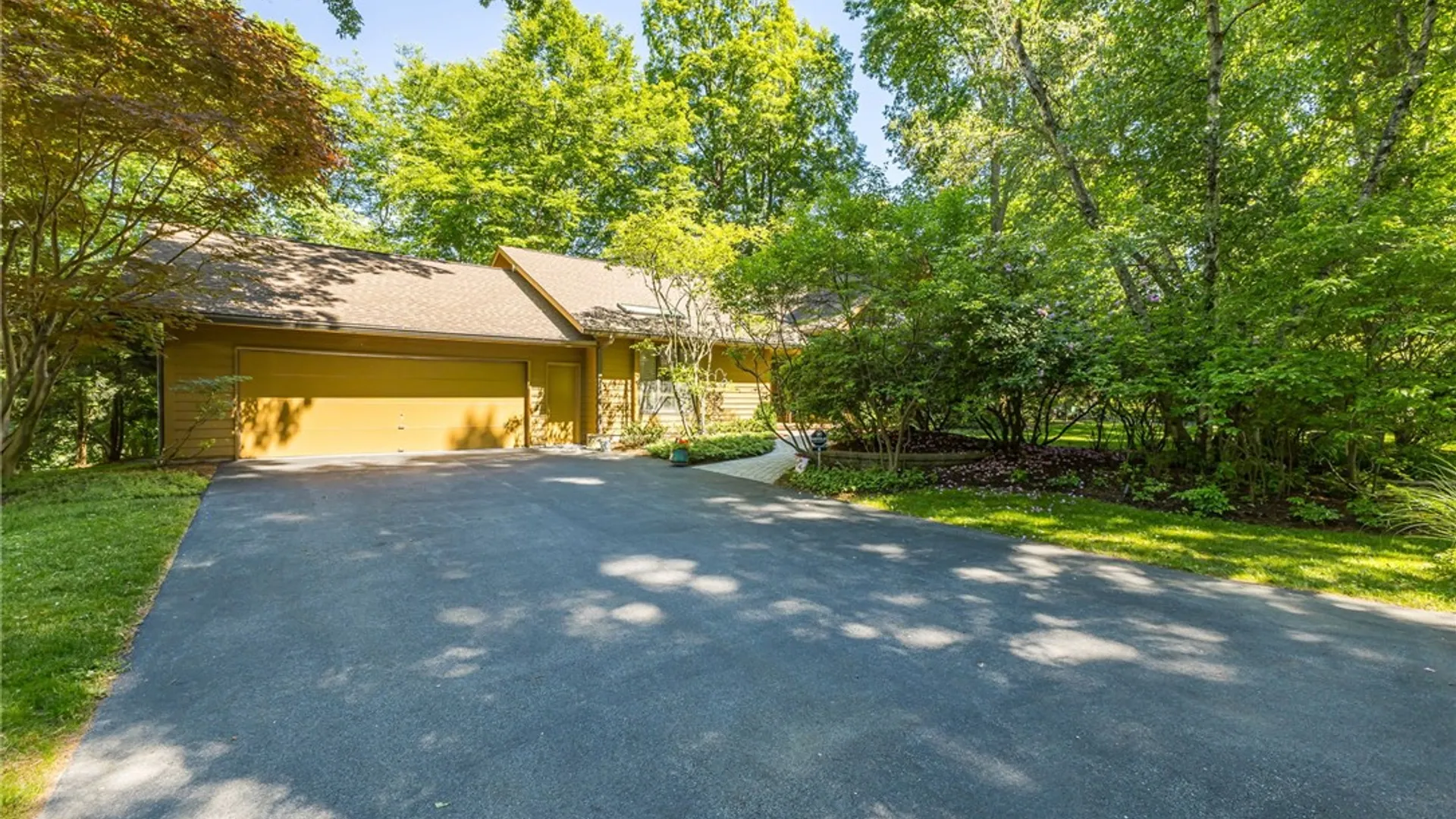 Property at 4 Auburndale, Pittsford, NY 14534 5