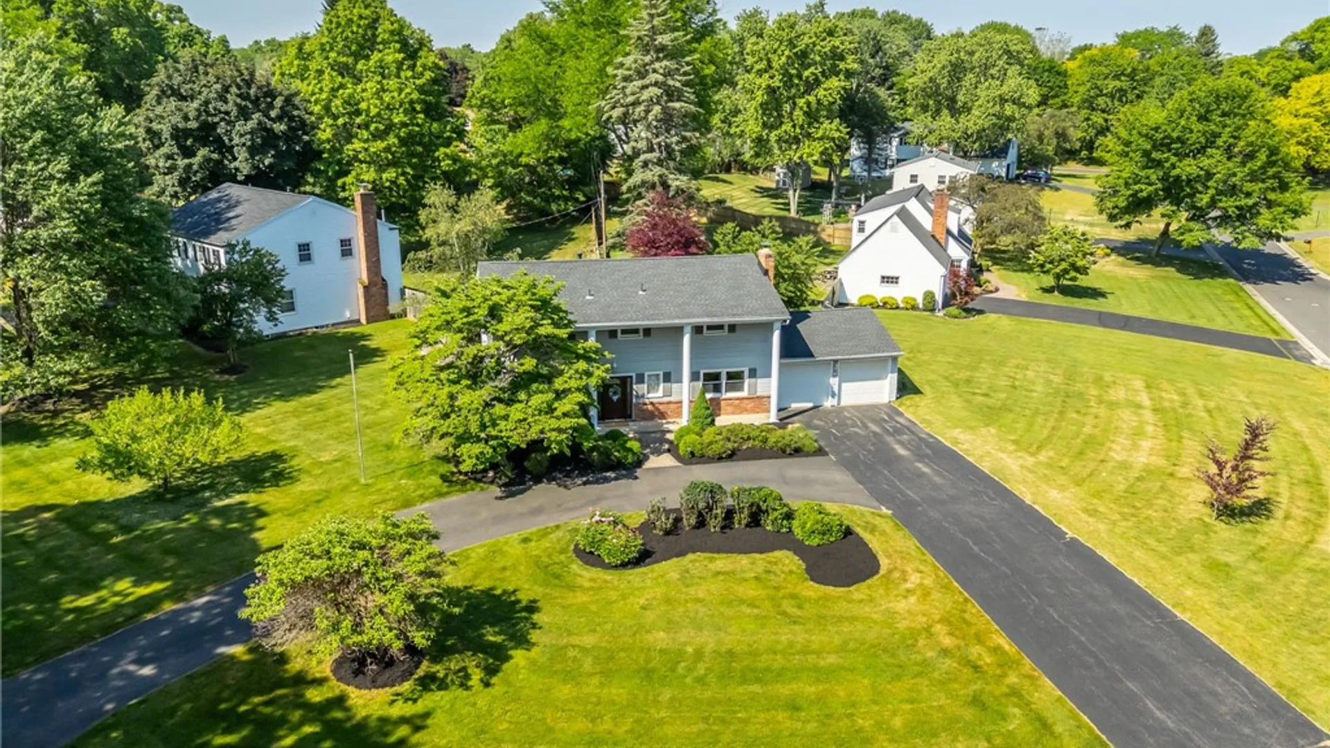 Property at 52 Parkridge Drive, Pittsford, NY 14534 4