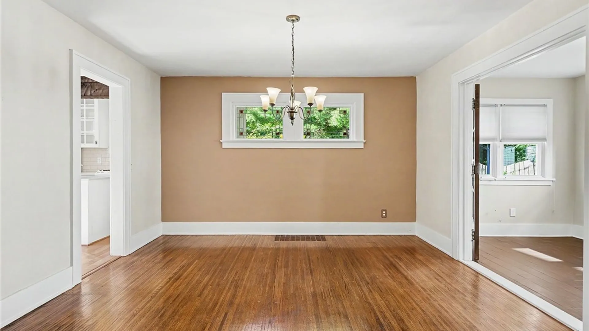 Property at 91 Warrington Dr, Brighton, NY 14618 11