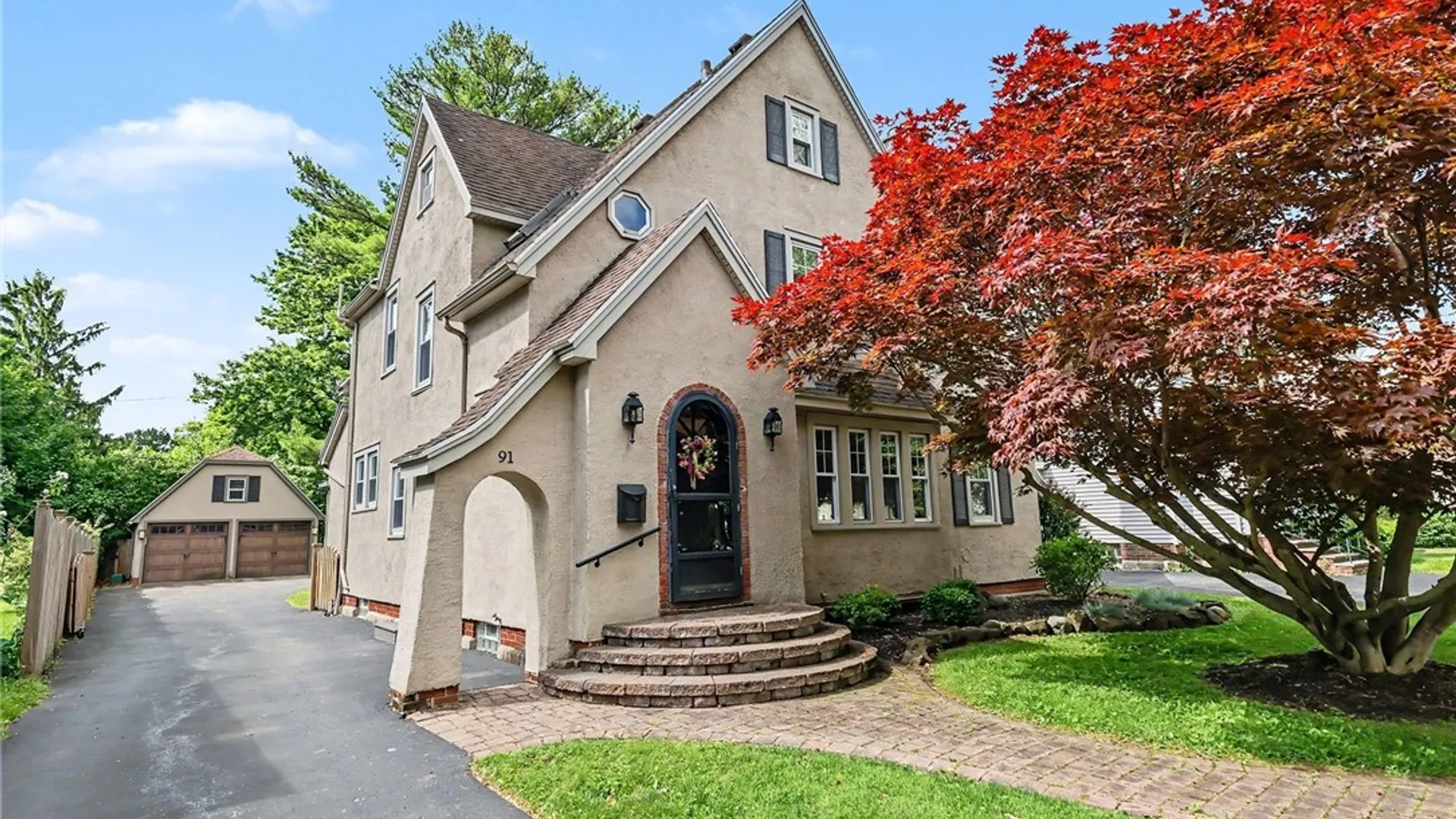 Property at 91 Warrington Dr, Brighton, NY 14618 2