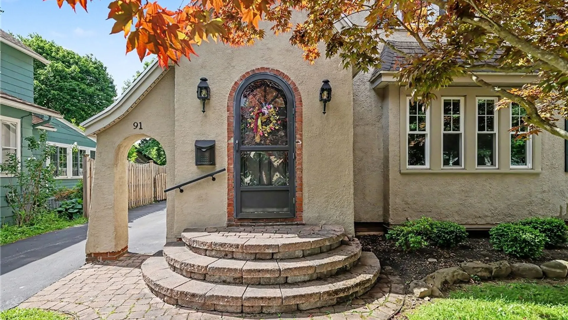 Property at 91 Warrington Dr, Brighton, NY 14618 3