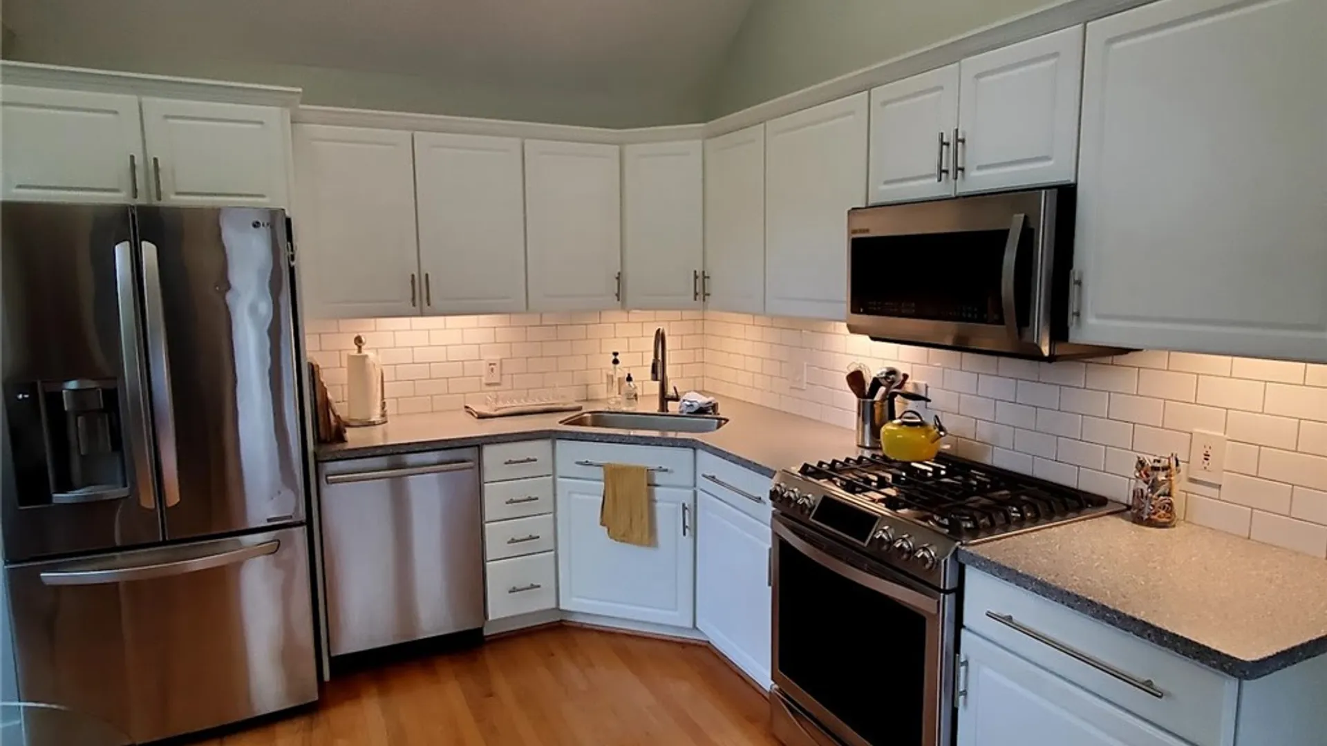 Property at 27 Hoyt Place, Rochester, NY 14610 10
