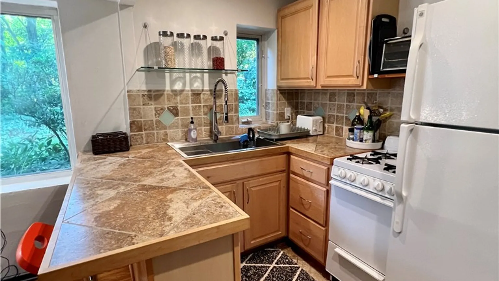 Property at 24 Menlo Place, Rochester, NY 14620 8