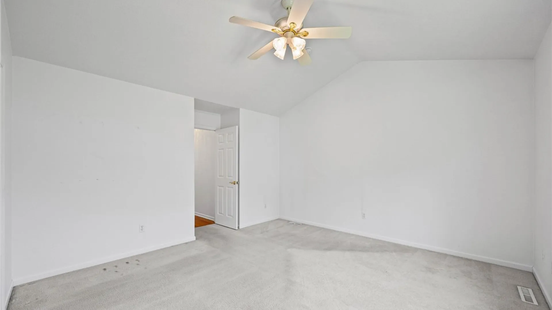 Property at 88 Leamington Circle, Greece, NY 14626 25