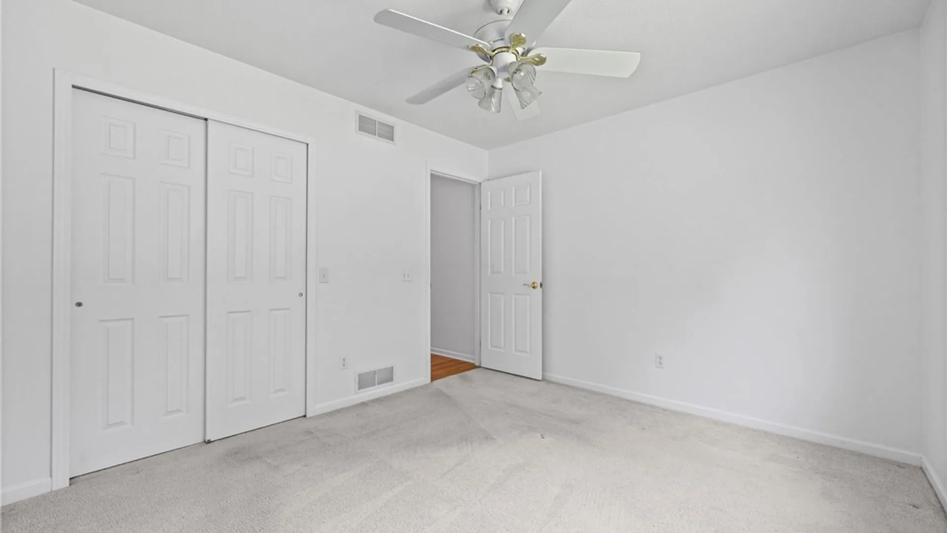 Property at 88 Leamington Circle, Greece, NY 14626 27