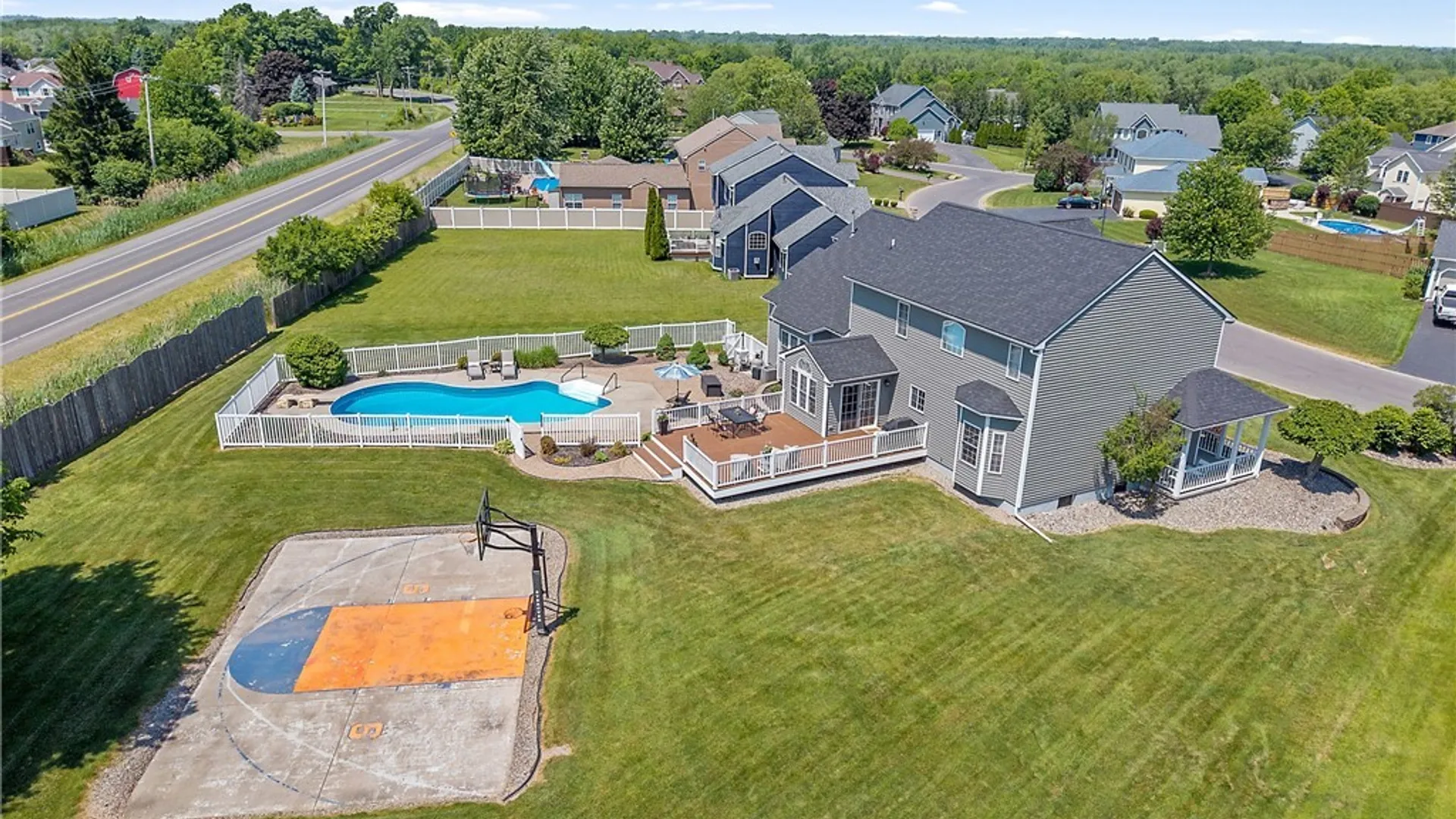 Property at 7508 Plum Hollow Circle, Clay, NY 13090 47