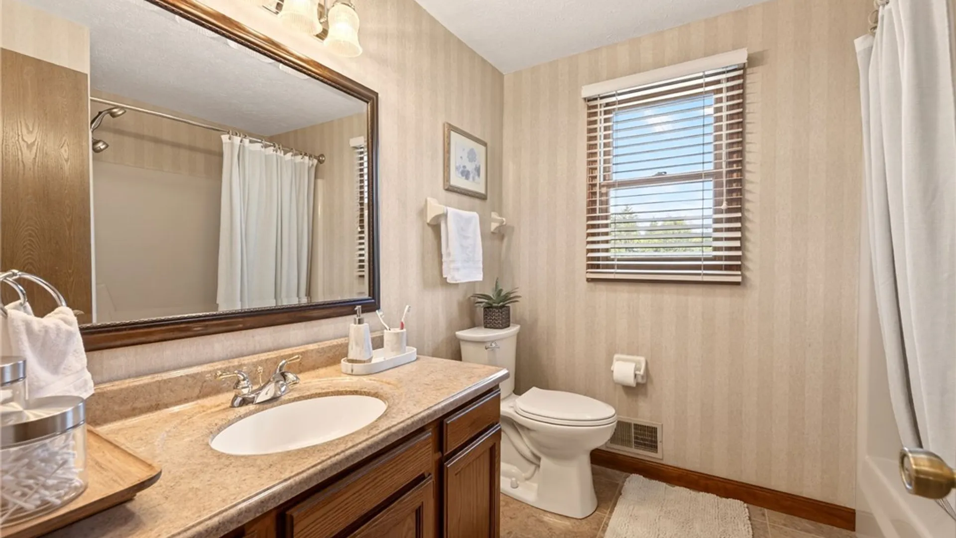 Property at 88 Northampton Circle, Greece, NY 14612 31
