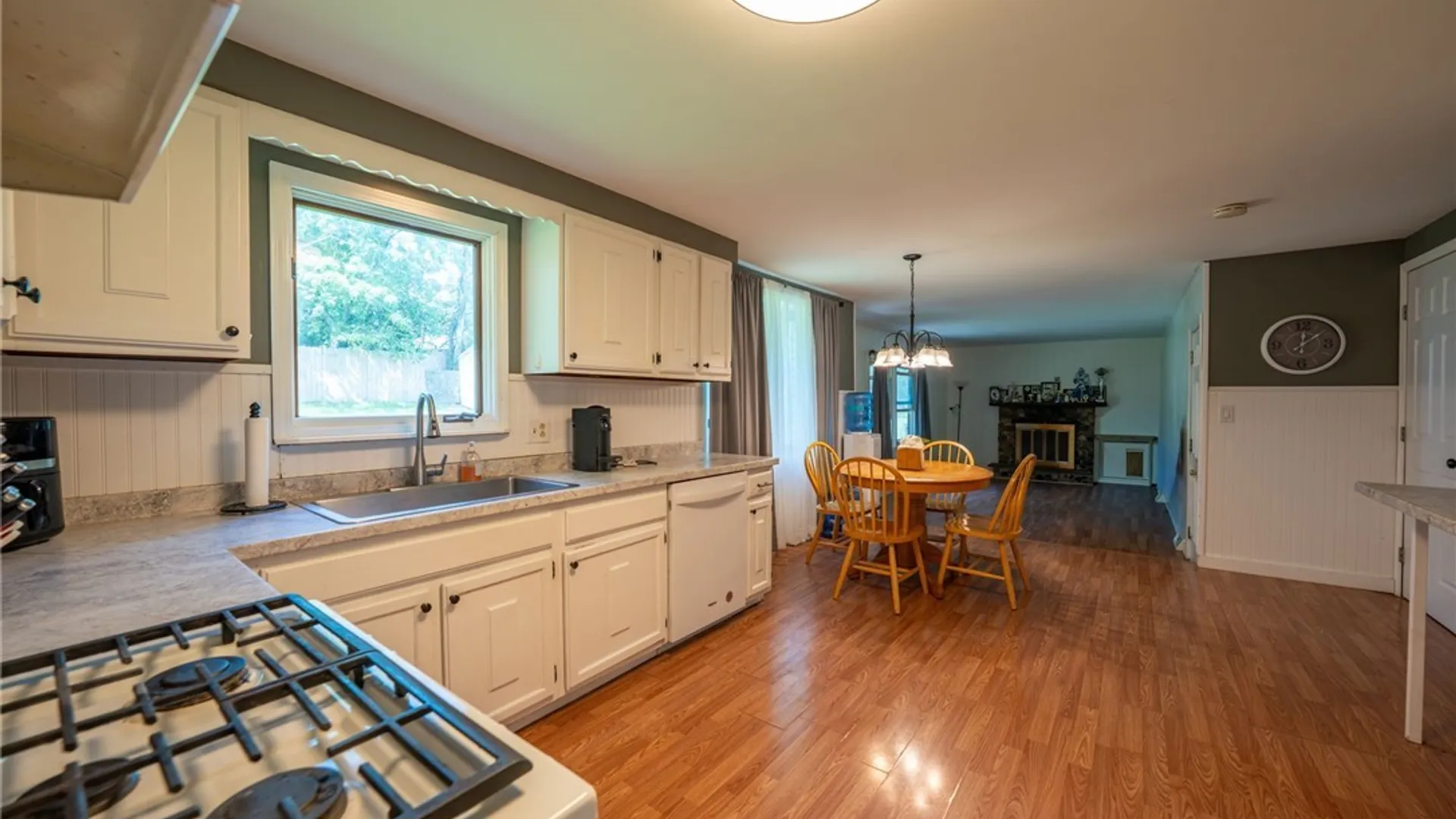 Property at 96 Tobey Hill Drive, West Seneca, NY 14224 11