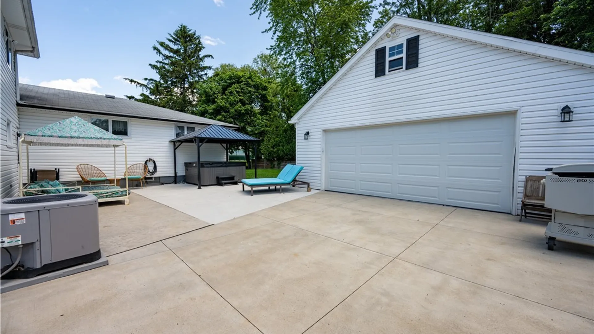 Property at 269 Broezel Avenue, Lancaster, NY 14086 4