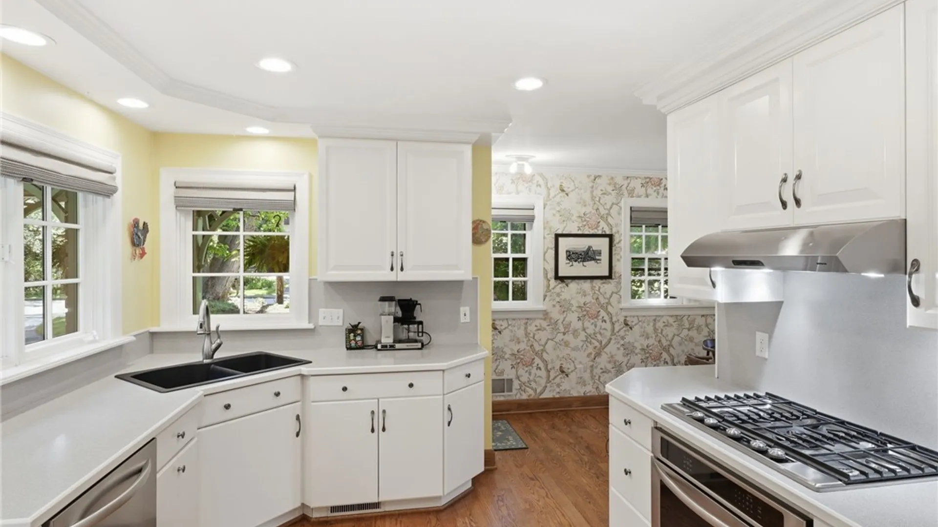 Property at 210 Fairport Road, Pittsford, NY 14445 11