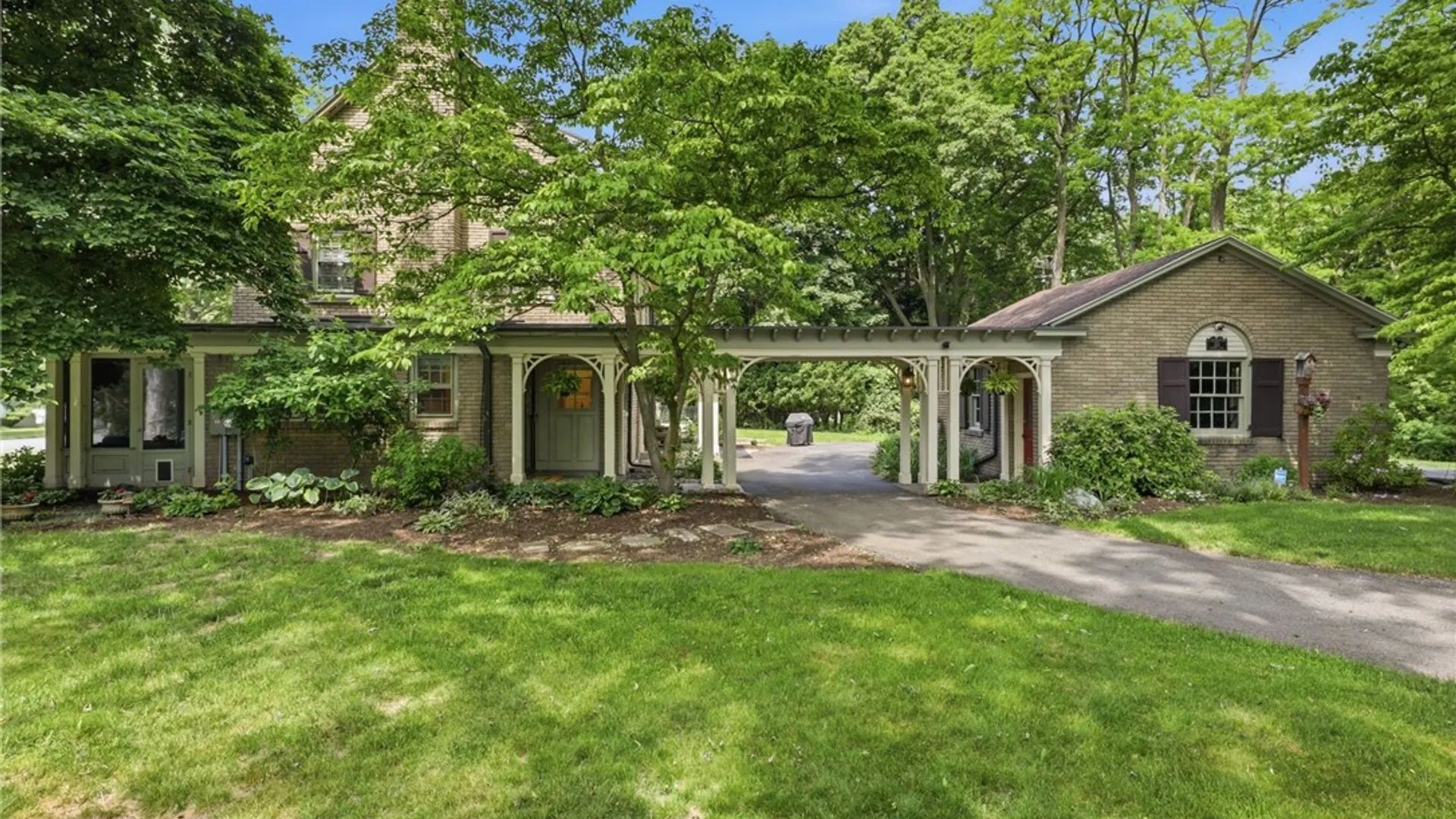 Property at 210 Fairport Road, Pittsford, NY 14445 46