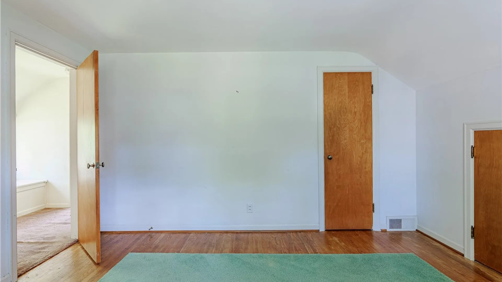Property at 33 Irving Road, Brighton, NY 14618 32