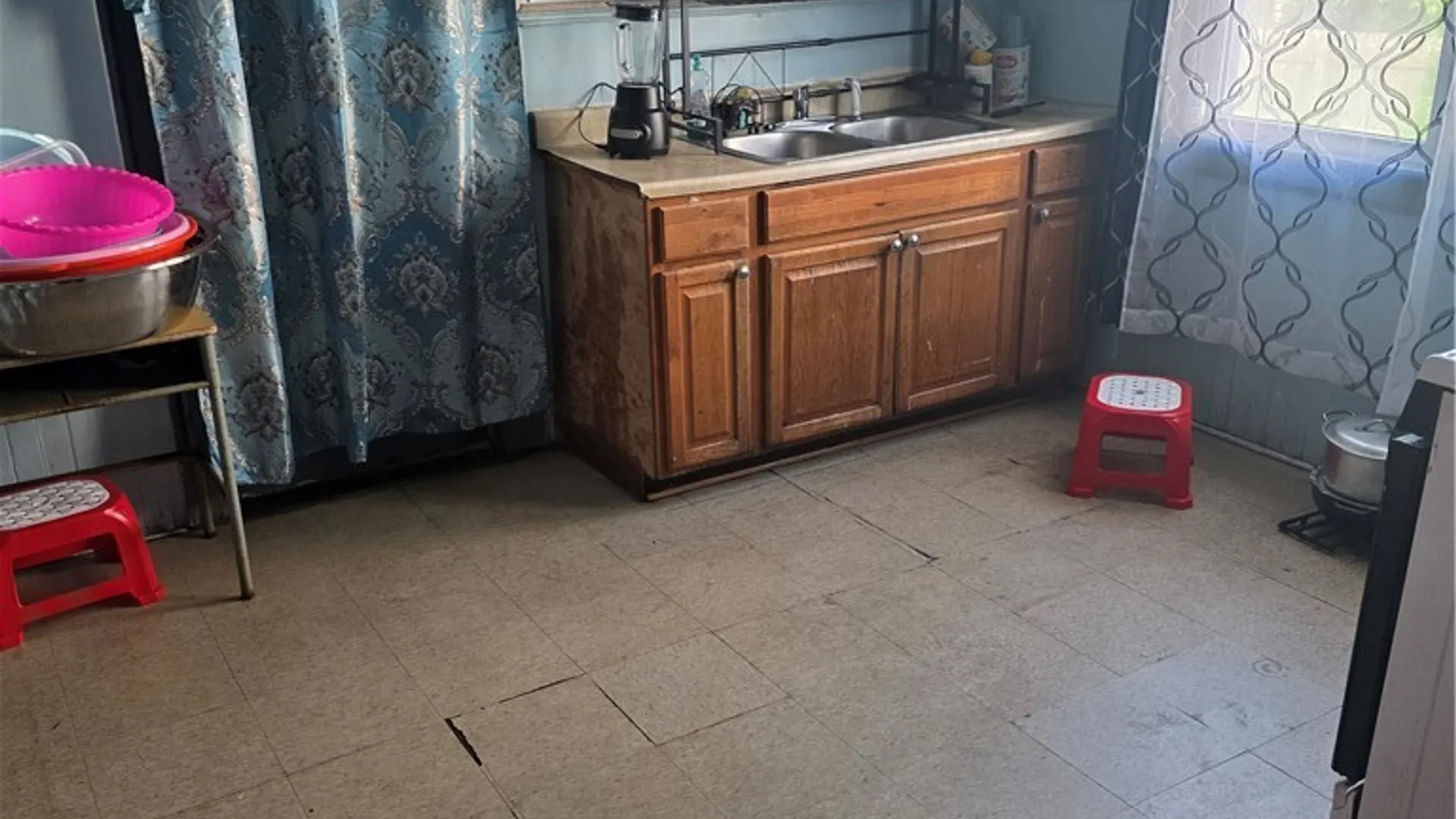 Property at 274 Dewey Avenue, Buffalo, NY 14214 3