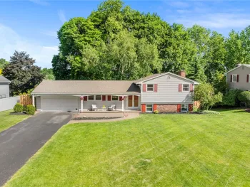 Property at 7 Aldwick Rise, Perinton, NY 14450