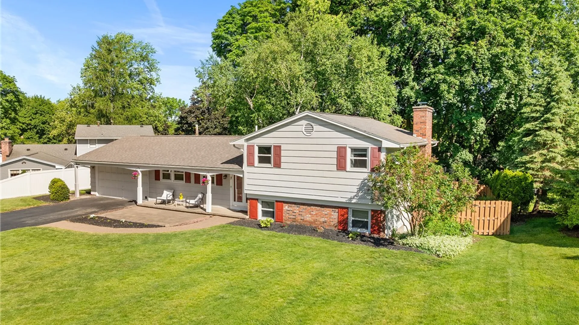Property at 7 Aldwick Rise, Perinton, NY 14450 2