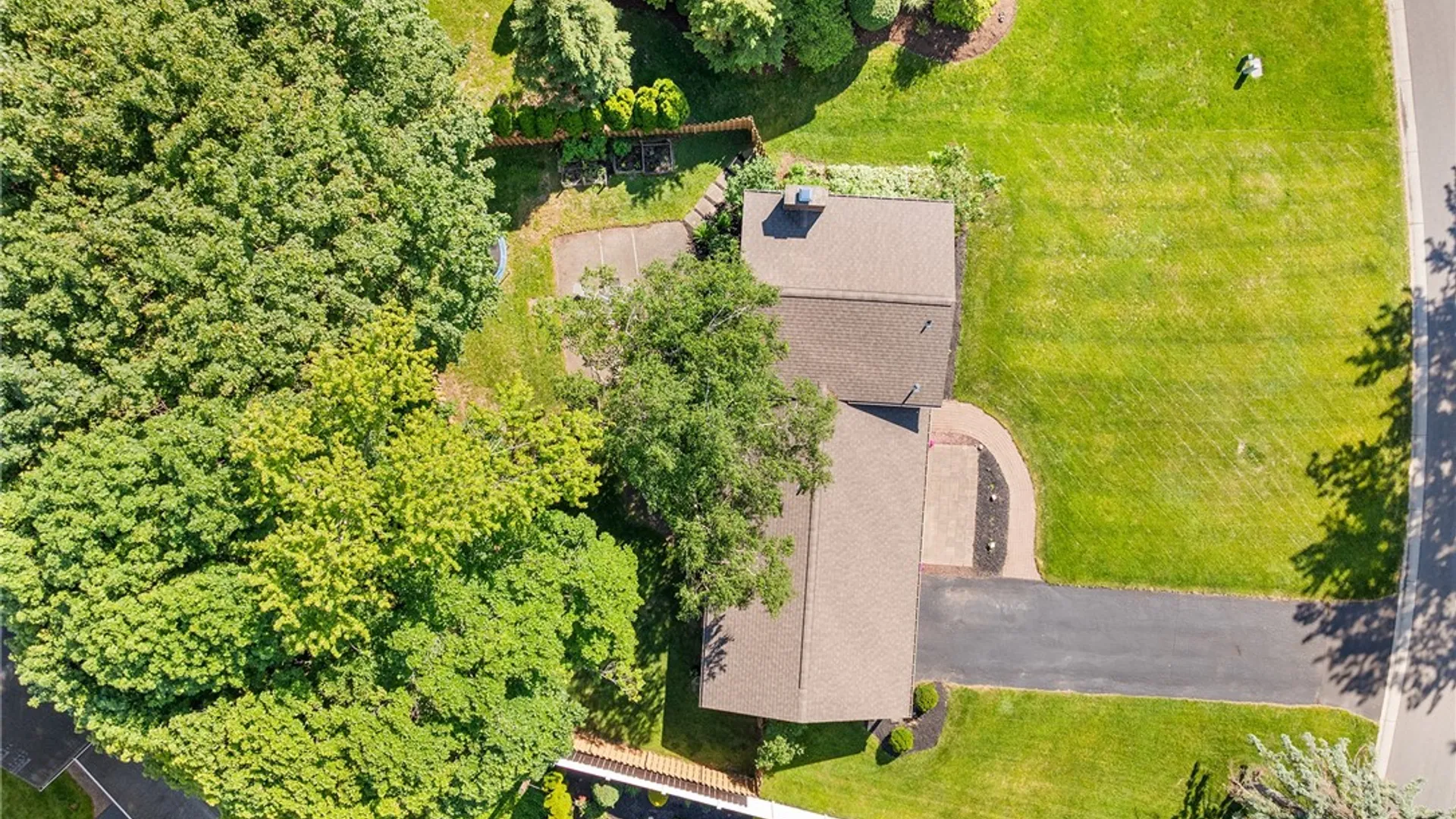 Property at 7 Aldwick Rise, Perinton, NY 14450 3